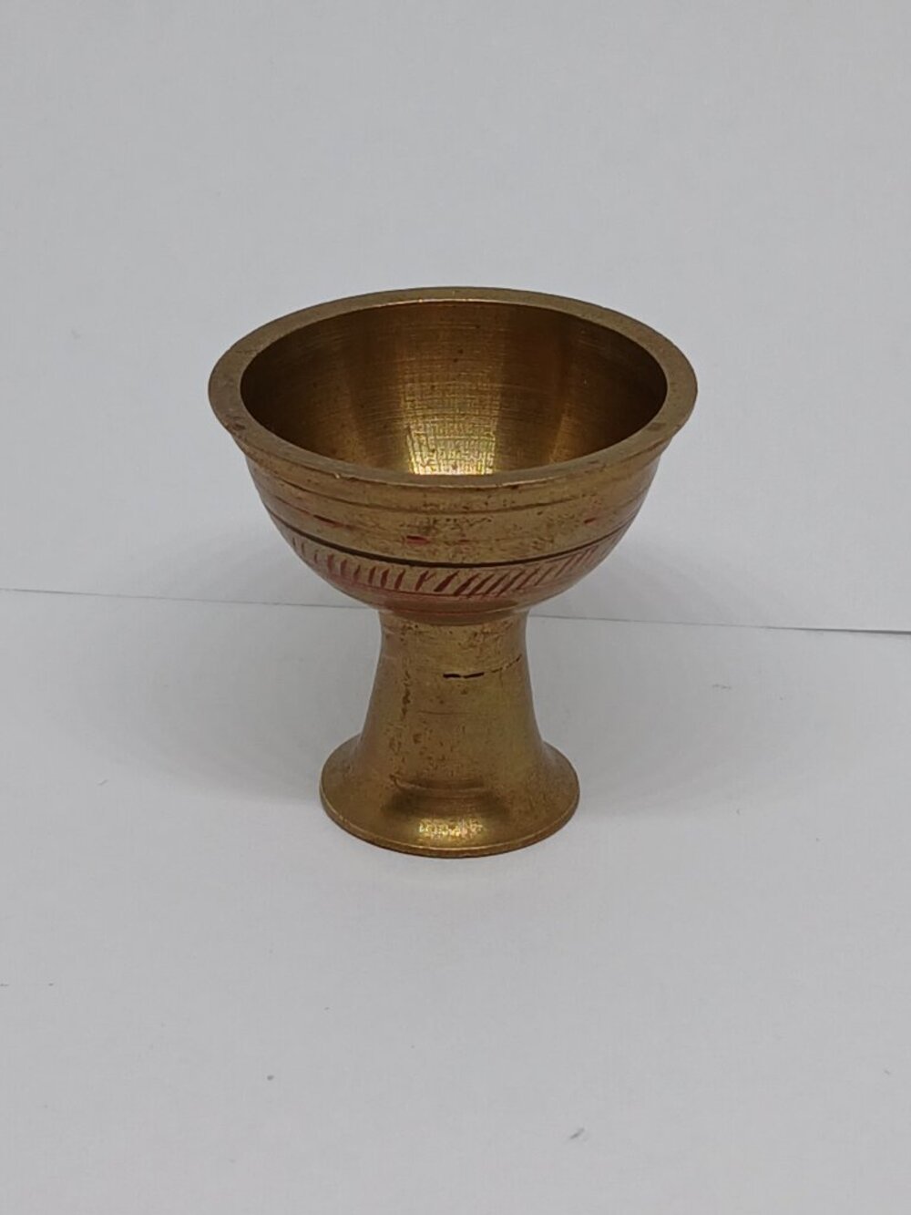 SMALL VINTAGE ANTIQUE BRASS VESSEL WITH GEOMETRIC PATTERNS IN RED PAINT